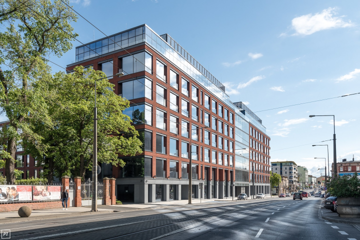 /uploads/posts/454103977da05d7ae2b179c5a8bc968a232977f0/images/Giant Office fot. Przemysław Turlej_low res.png
